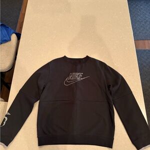 Nike Classic Black Pullover